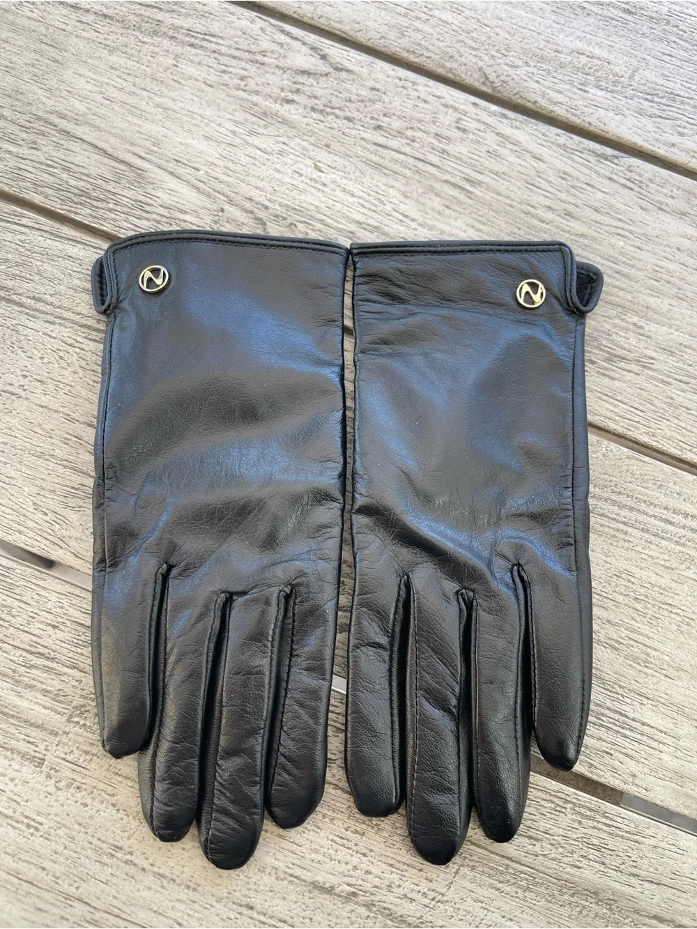 Nappaglo Women’s Black Leather Touchscreen Gloves with Logo Accent Size Medium